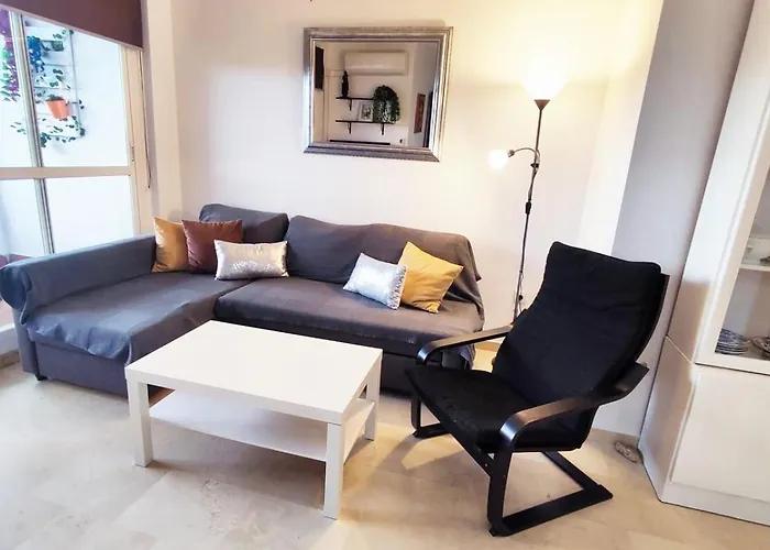 2Bdr Sunny Apartment With Pool And Private Parking In Benalmadena