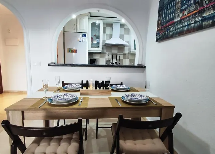 2Bdr Sunny Apartment With Pool And Private Parking In Benalmadena