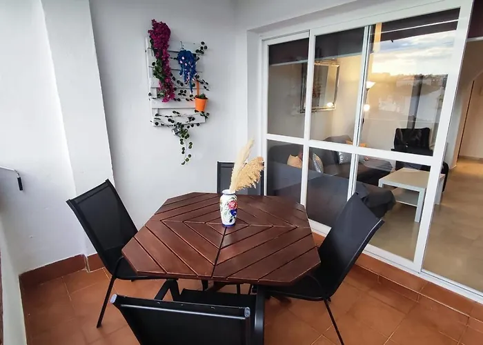 2Bdr Sunny Apartment With Pool And Private Parking In Benalmadena