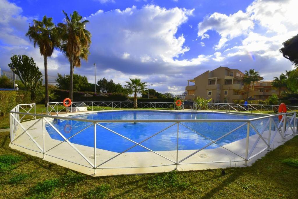 Apartamento 2bdr Sunny With Pool And Private Parking In Benalmádena